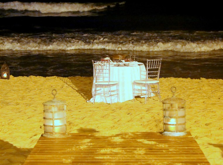 Romantic Dinner at Edde Sands